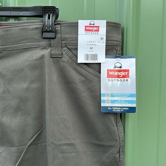 Men's Outdoor Performance Zip Cargo Short with UPF 50+ Size 42 - Picture 4 of 12